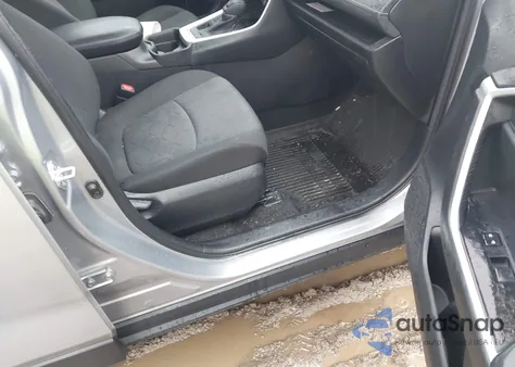 2021 Toyota Rav4 Xle z USA, uszkodzony, nr VIN 2T3P1RFVXMC166712